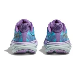 Chaussures HOKA Clifton 9 Bleu Clair Lilas Blanc Femme 12 Chaussures HOKA Clifton 9 Bleu Clair Lilas Blanc Femme -Hoka hk 1127896 cvp 005
