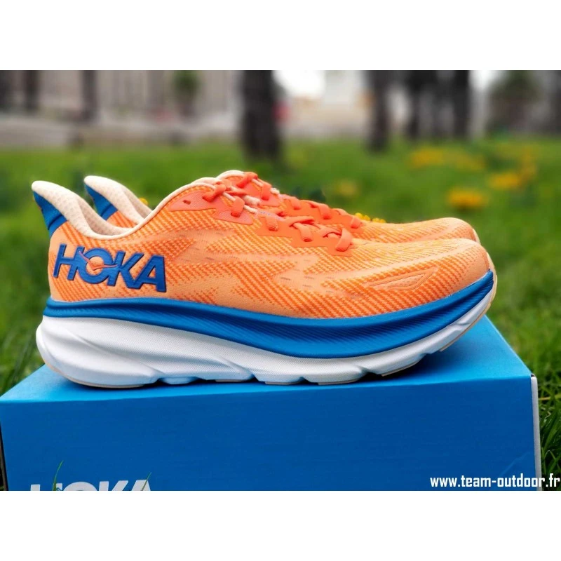 HOKA Clifton 9 Homme Vibrant Orange / Impala 3 HOKA Clifton 9 Homme Vibrant Orange / Impala – Image 2